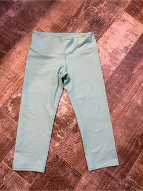 ALO Yoga Capri Leggings in Light Aqua Blue